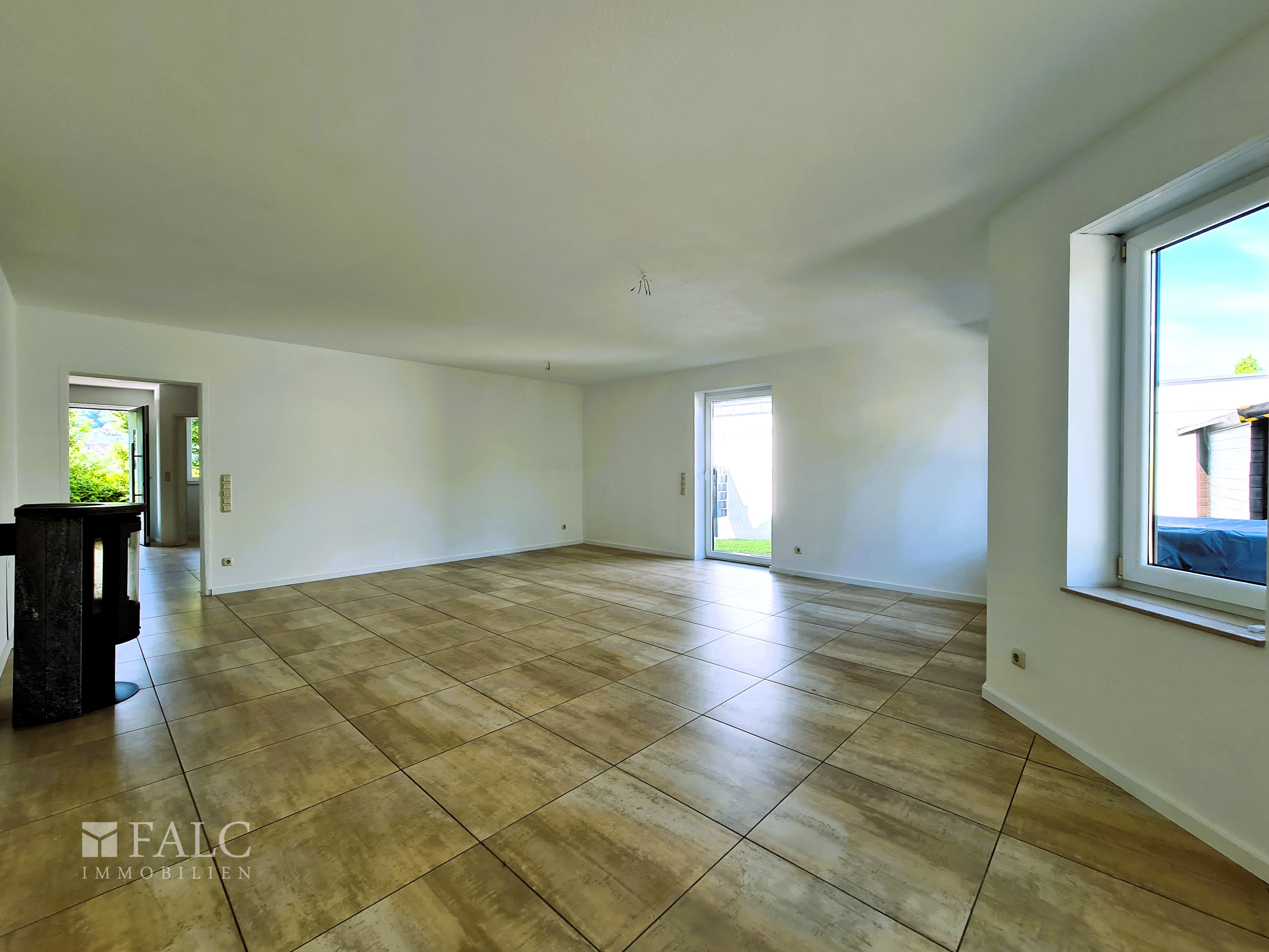 Wohnzimmer mit Kamin